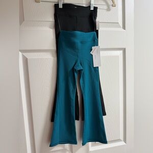 Yogalicious Teal and Black Ribbed Flare Leggings